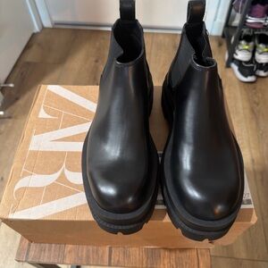 Zara Men's Black Chelsea Lug Boots - Sleek Leather Slip-On (Size 8 in US Men’s)